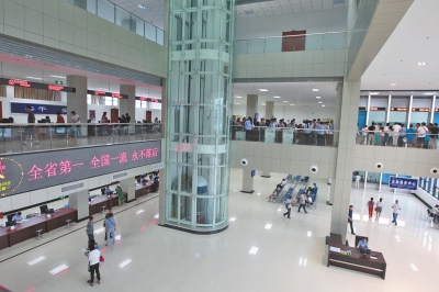鄭州市車(chē)管開(kāi)啟“一站式”服務(wù) 便民設(shè)施完備